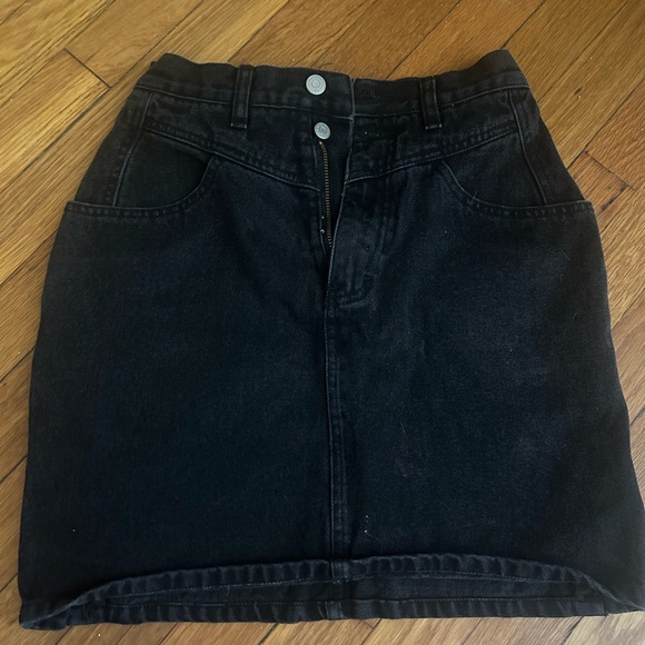 Jordache Classic Black Denim Skirt waist 28 inches - Picture 1 of 7